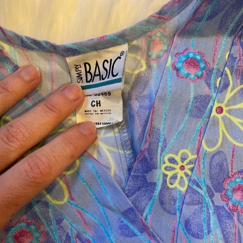 Scrub Top Sz S‎ - Picture 3 of 4